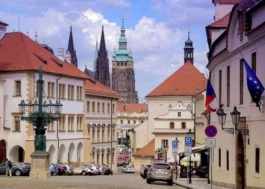 architecture in Prague vs Budapest