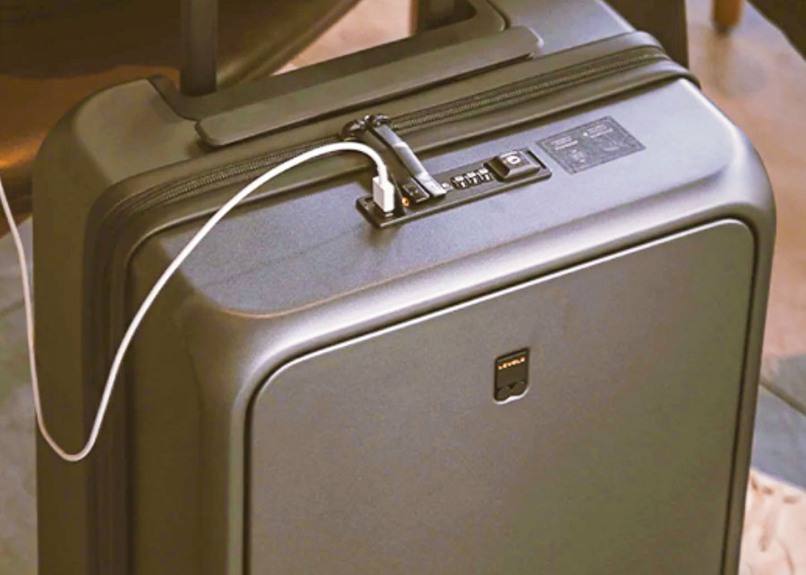 USB port on the Level8 Group Pro Carry-on