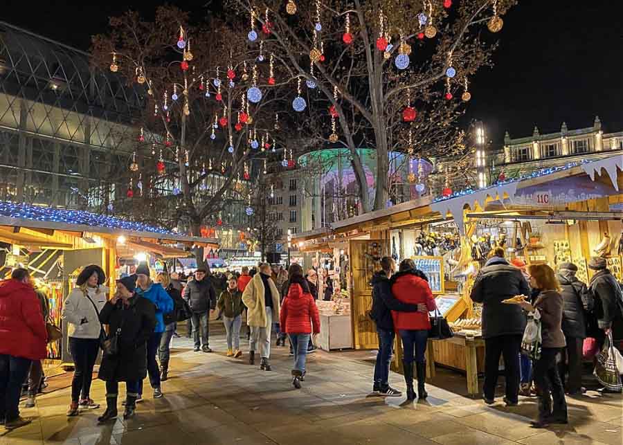 Vörösmarty Square Christmas Market in Budapest