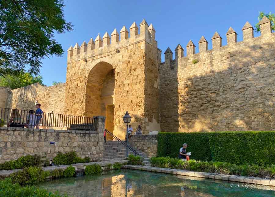 The impressive wall of Alcazar de los Reyes