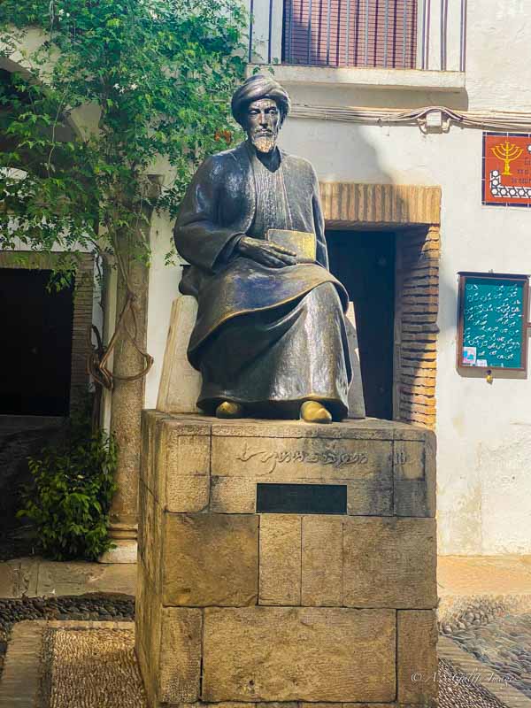 statue of Maimonides